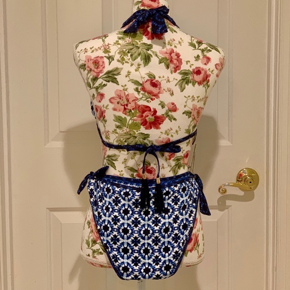 Tommy Bahama reversible bikini S/M - NWT Host Pk๐ - Picture 2 of 9